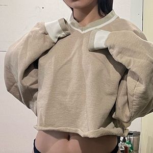 Oversized cropped sweater